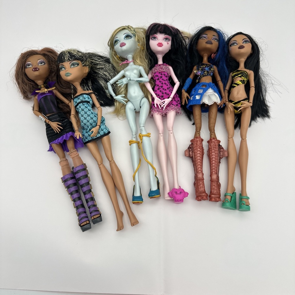 Monster High Doll Lot of 6 G1 Draculaura Frankie Cleo Clawdeen Lagoona Loose
